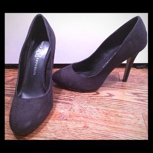 Black faux-suede pumps