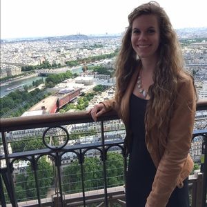 Meet your Posher, Madeline