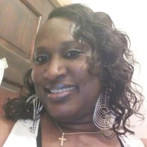 Meet your Posher, Dee