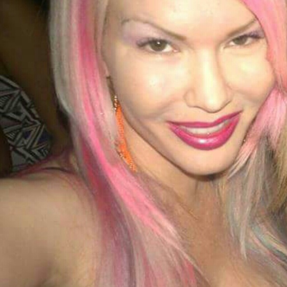 Meet your Posher, Sheila - Picture 2 of 3