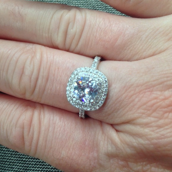 Beautiful White Topaz on White Gold Sz 8