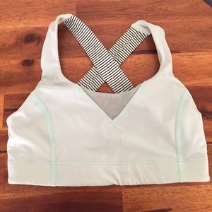 Lululemon Mint Green Cross-Back Sports Bra!