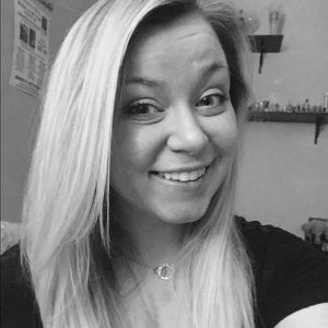 Meet your Posher, Andrea