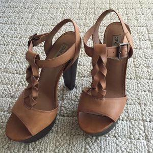 Steve Madden Daylee cognac leather heeled sandals