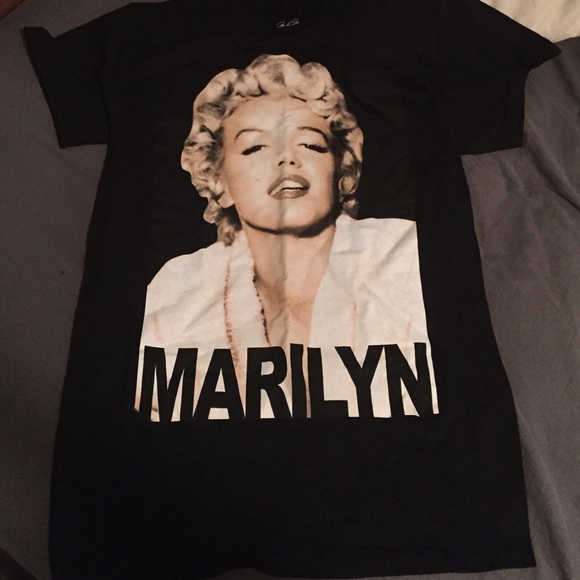 New without tags Marilyn Monroe tshirt