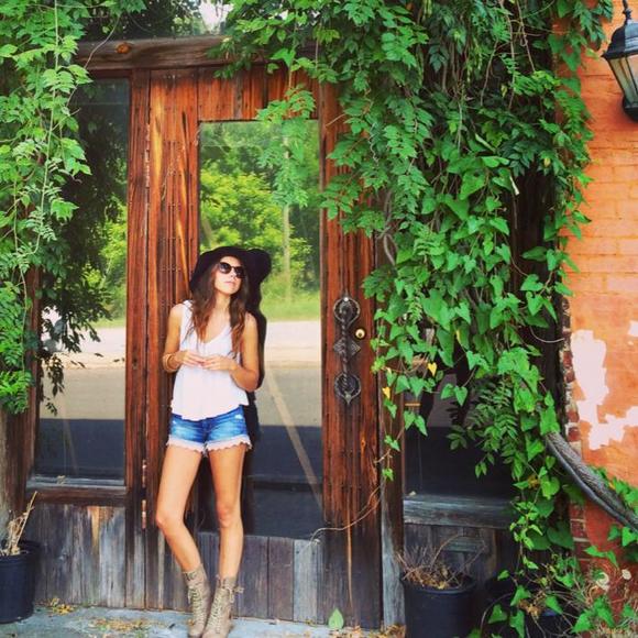 Meet your Posher, Amanda