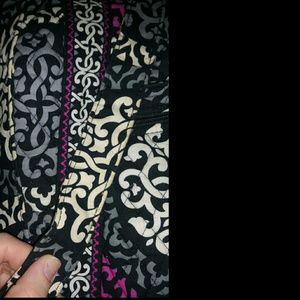 Crossbody Vera Bradley purse.
