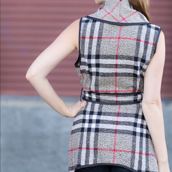 โช๏ธLAST LARGEโช๏ธ Classic Nova Check Plaid Vest ๐ - Picture 4 of 4