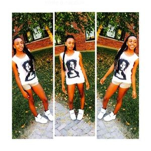 Meet your Posher, Jania