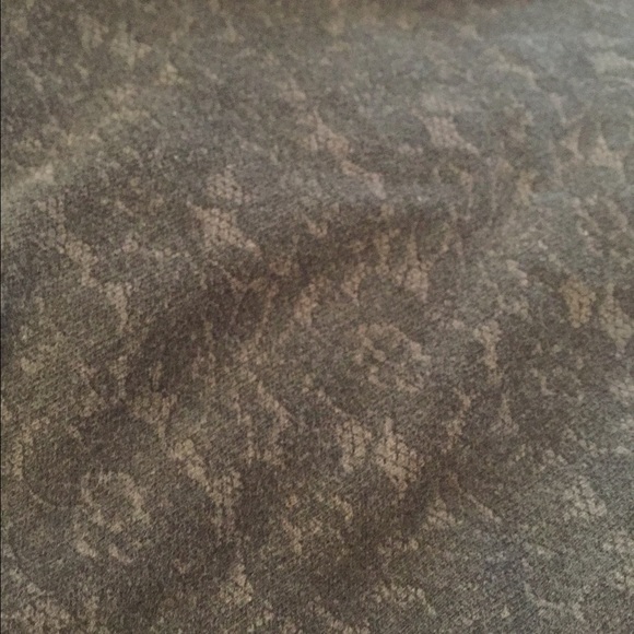 ๐ซSOLD๐ซHollister Cropped Sweater - Picture 2 of 4