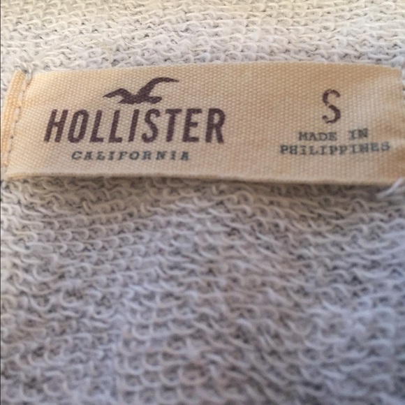 ๐ซSOLD๐ซHollister Cropped Sweater - Picture 3 of 4