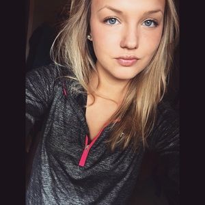 Meet your Posher, Becca