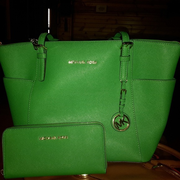 💚 Michael Kors jet set with wallet 💚 trade?