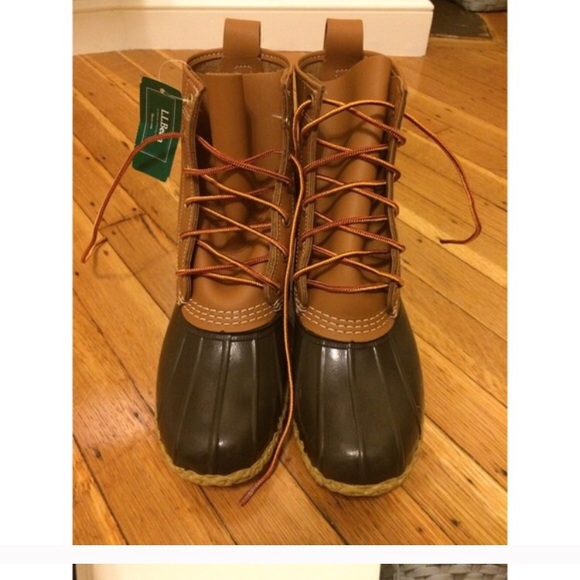 ISO L.L bean boots!!! Sz 5 or 6