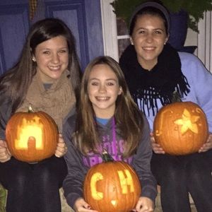 Meet your Posher, Charli