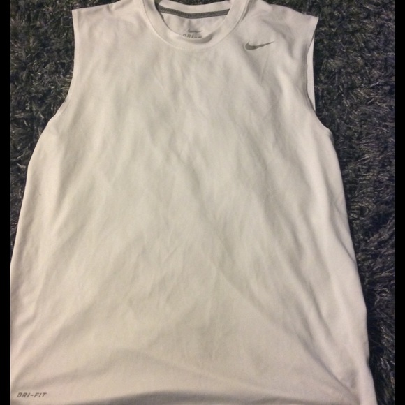 Men NIKE DRI-FIT COOL SLEEVELESS Make An Offer!