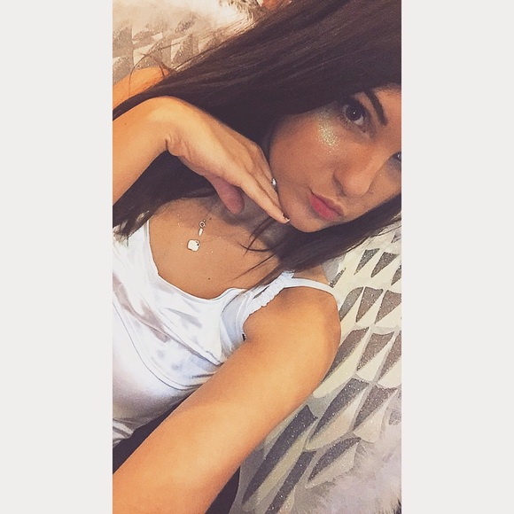 Meet your Posher, Julia - Picture 1 of 1