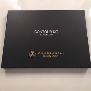Anastasia Beverly Hills Contour Kit *RESERVED*