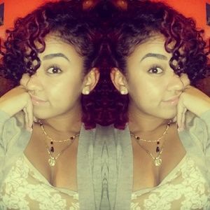 Meet your Posher, Deanna