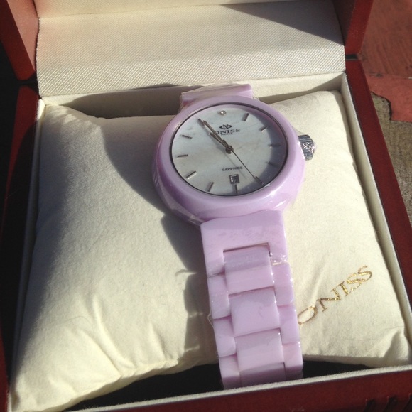 Oniss Paris watch on7703