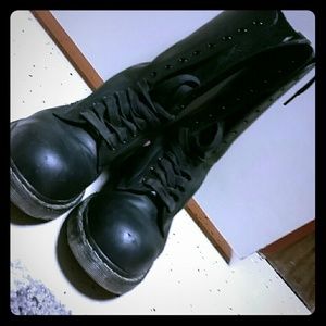 Dr. Martens  1460 14-eye leather boots