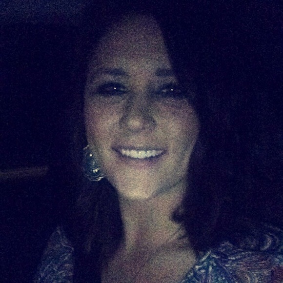 Meet your Posher, Lauren - Picture 1 of 1