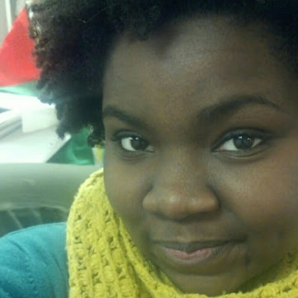Meet your Posher, Candace