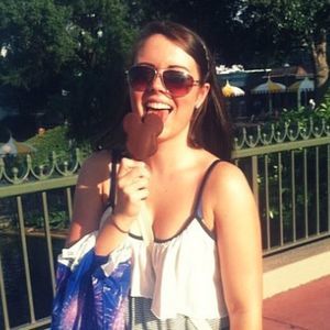 Meet your Posher, Caitlyn