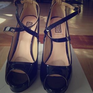 NWOT black heels