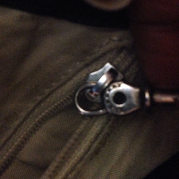 Authentic Black vintage bag no serial numbers - Picture 3 of 4