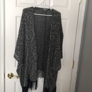 Kimono like shall with fringe