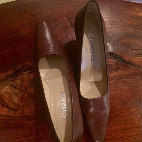 SALE🎉Authentic CHANEL Heels in Mocha Brown Sz 37 - Picture 4 of 4