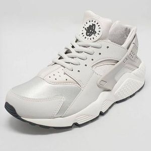 Nike Huarache Bone White US8.5 in women's