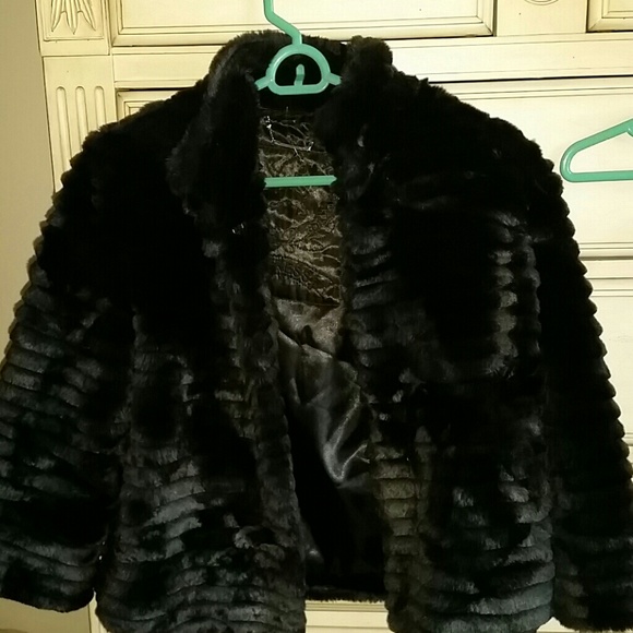 Express faux fur shrug coat nwot!