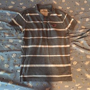 Gray hollister tee