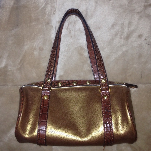 Golden purse. Good condition.