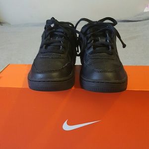 Black Uptowns size 12.5 kids