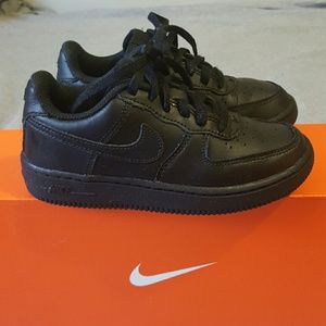 nike uptowns black