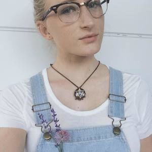 Meet your Posher, April