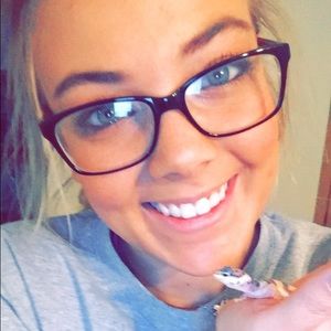 Meet your Posher, Candace