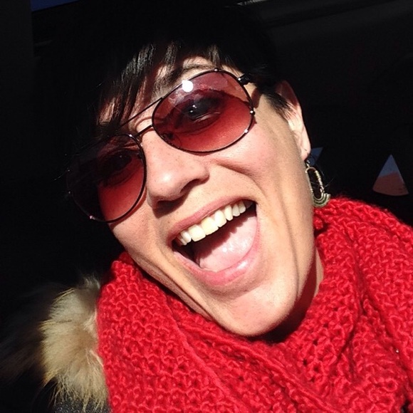 Meet your Posher, Natalie - Picture 2 of 4