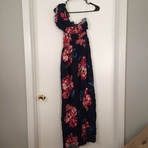 Rue 21 one shoulder maxi dress