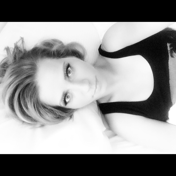 Meet your Posher, Tabitha - Picture 4 of 4