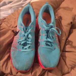 Nike Flyknit Max