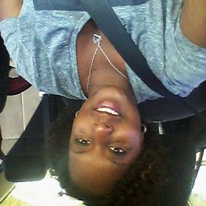 Meet your Posher, Yasmina