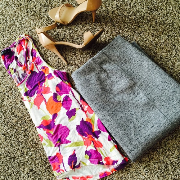 Gray midi skirt with stretch