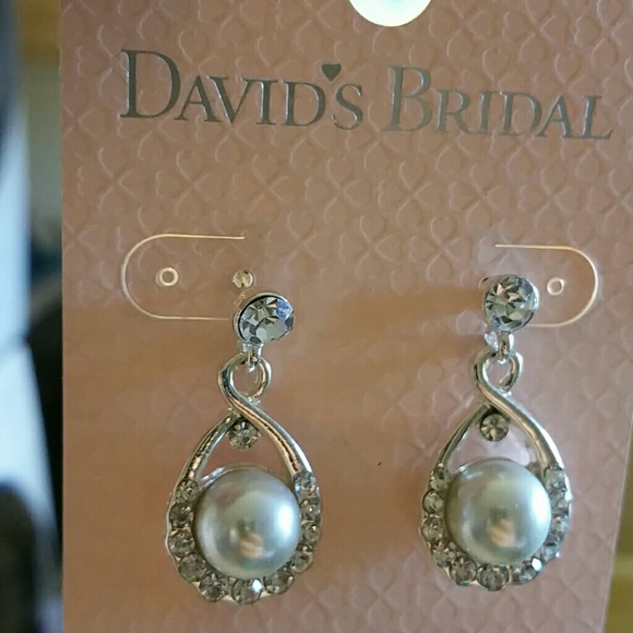 David's Bridal pearl earrings