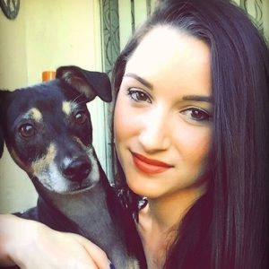 Meet your Posher, Danielle