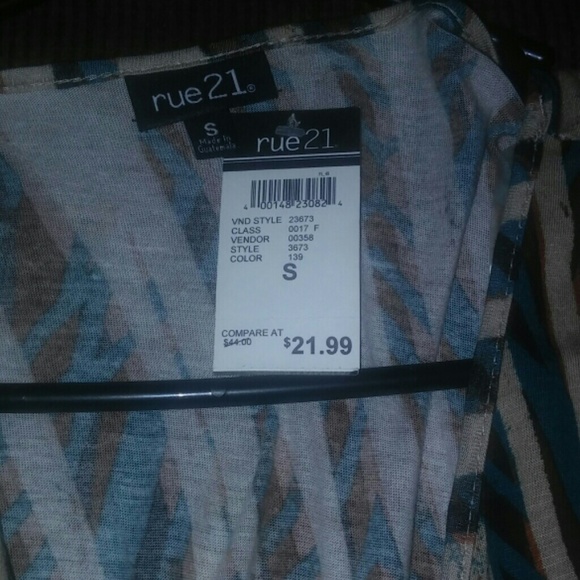 Top - Picture 2 of 3