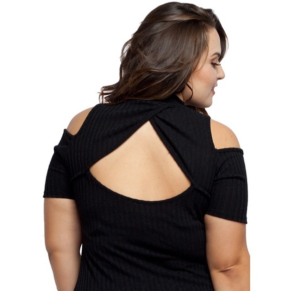 Plus Size Cut Out Long Sweater Black or Burgundy - Picture 3 of 4